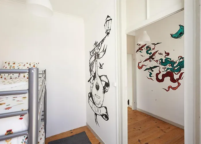 Love Inn Bairro Alto 4